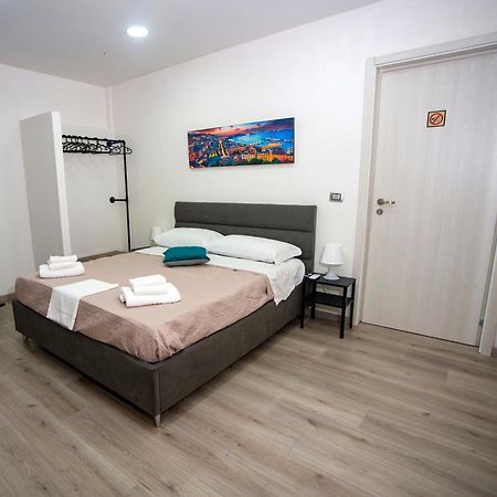 Na City Rooms Неаполь Экстерьер фото