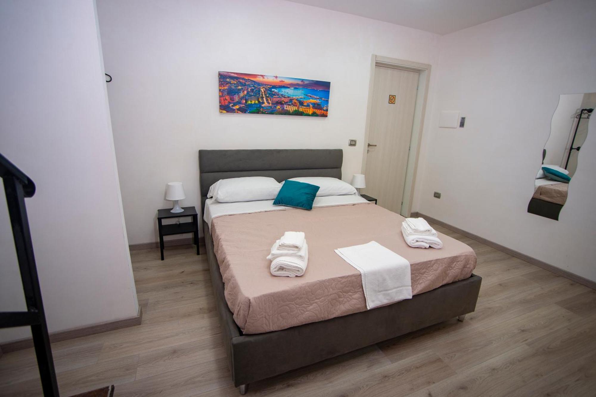 Na City Rooms Неаполь Экстерьер фото