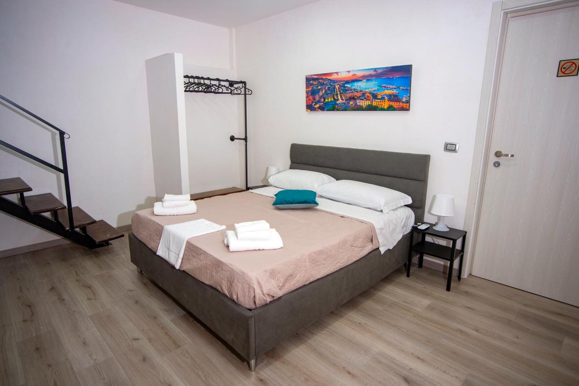 Na City Rooms Неаполь Экстерьер фото