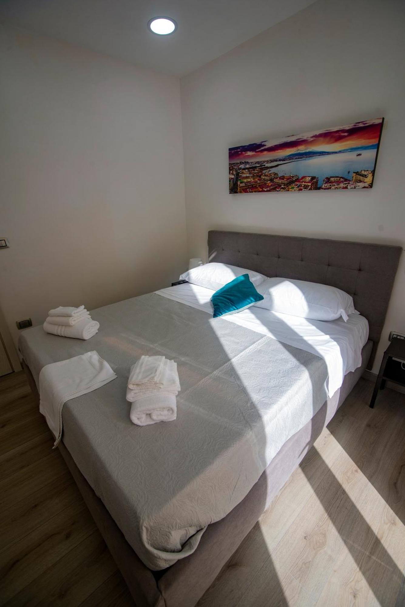 Na City Rooms Неаполь Экстерьер фото