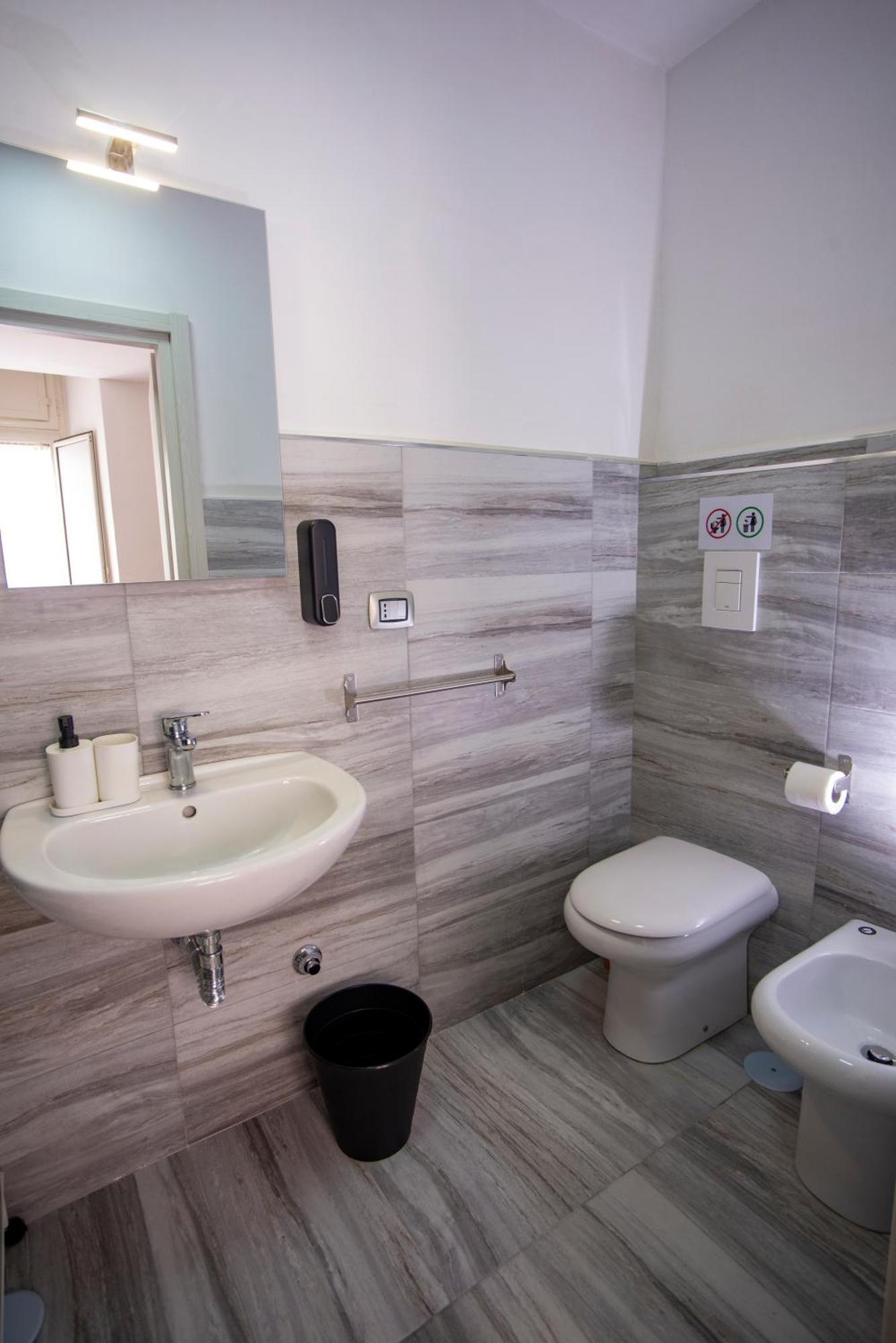 Na City Rooms Неаполь Экстерьер фото