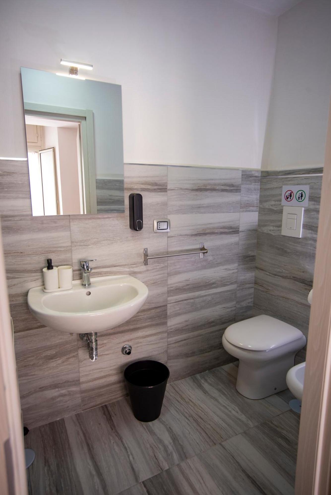 Na City Rooms Неаполь Экстерьер фото