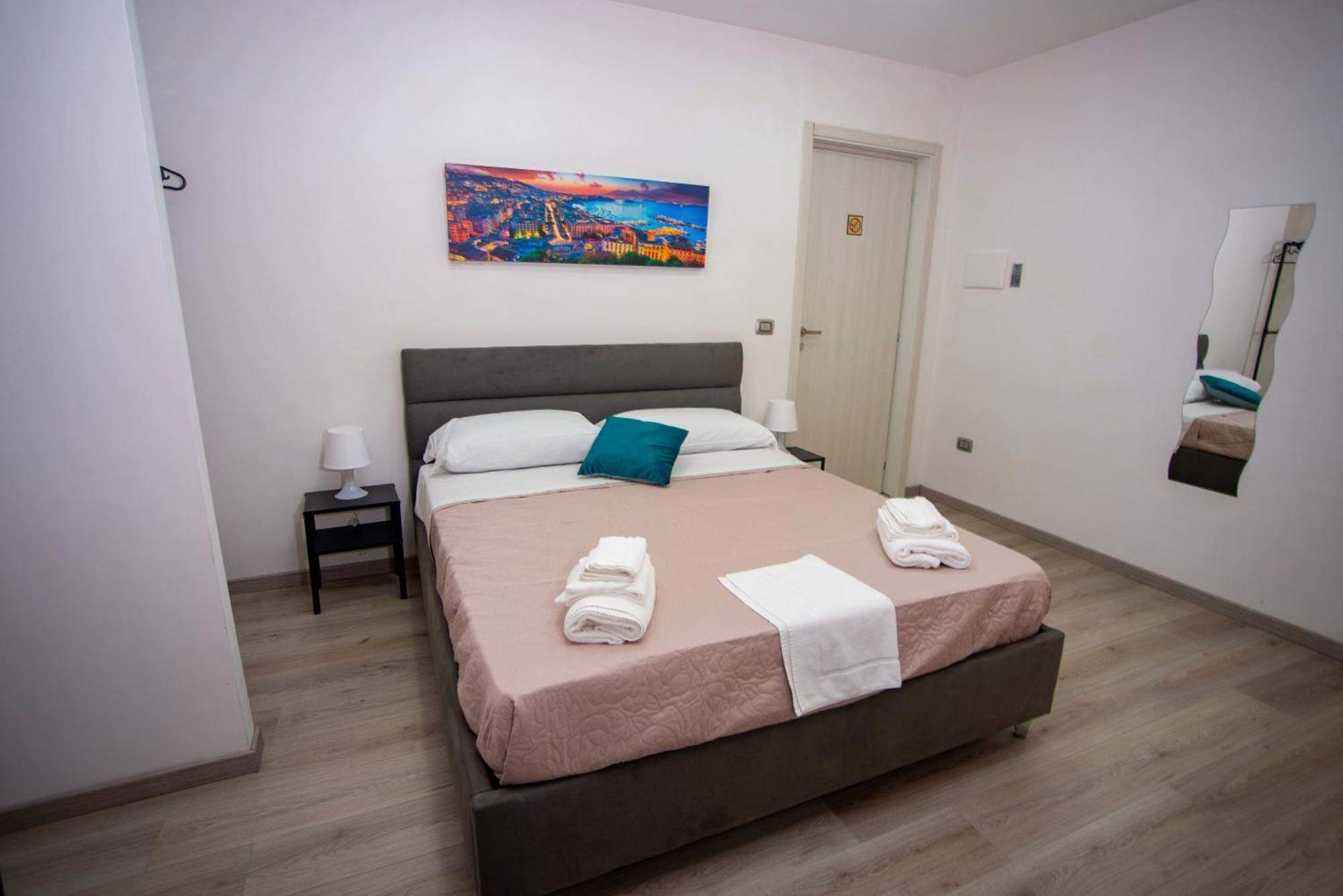 Na City Rooms Неаполь Экстерьер фото