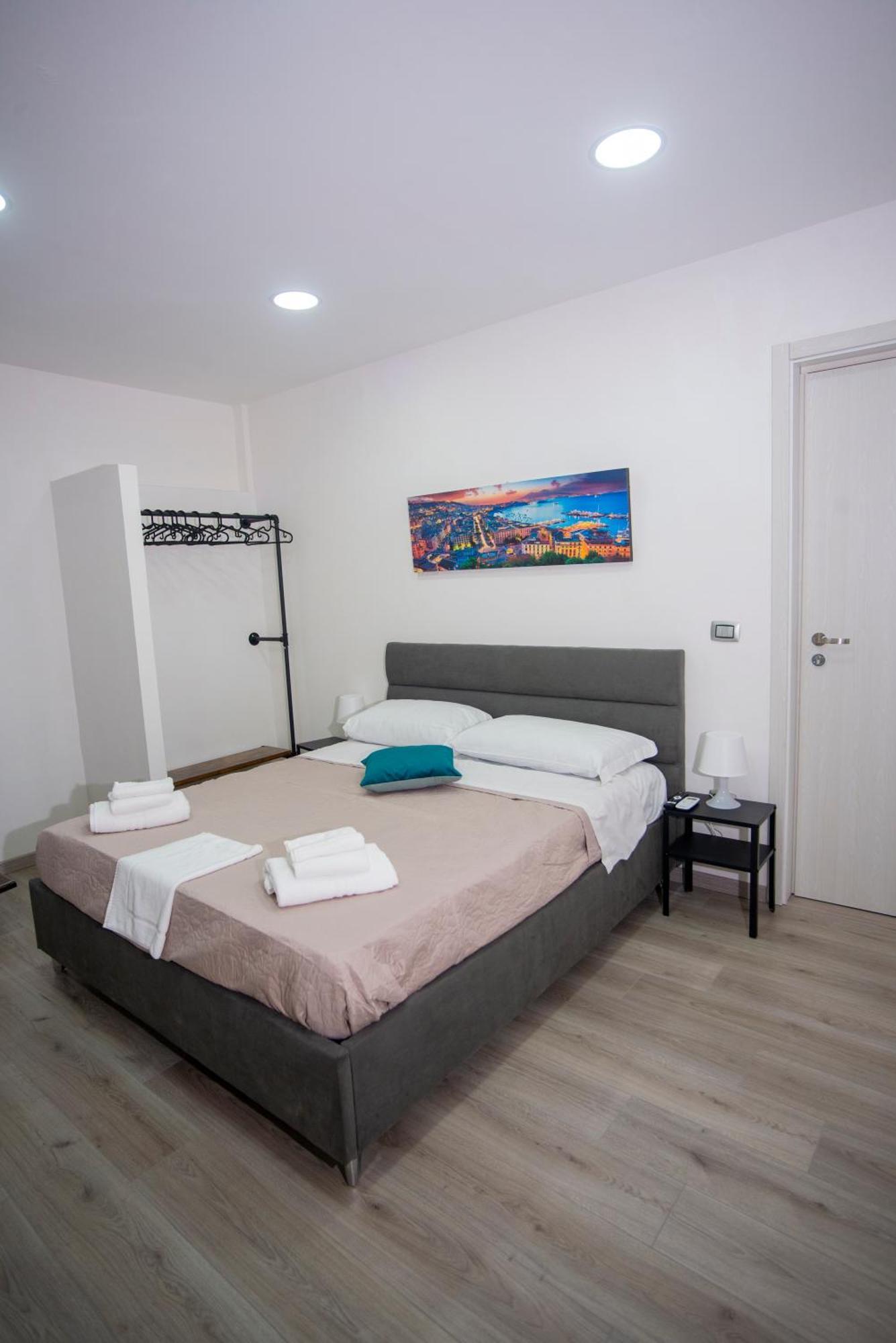Na City Rooms Неаполь Экстерьер фото
