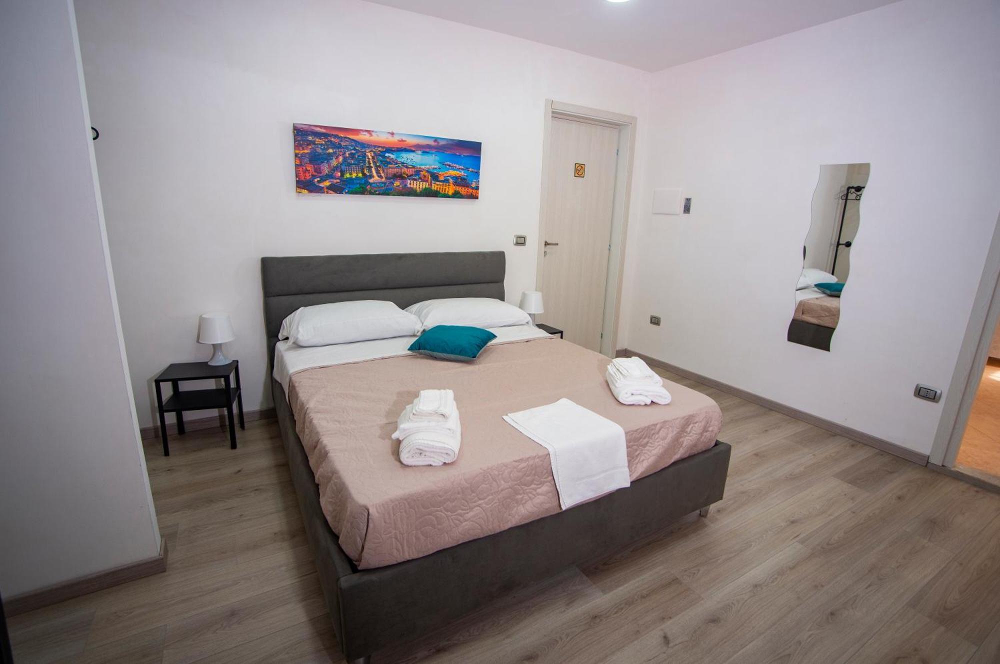 Na City Rooms Неаполь Экстерьер фото